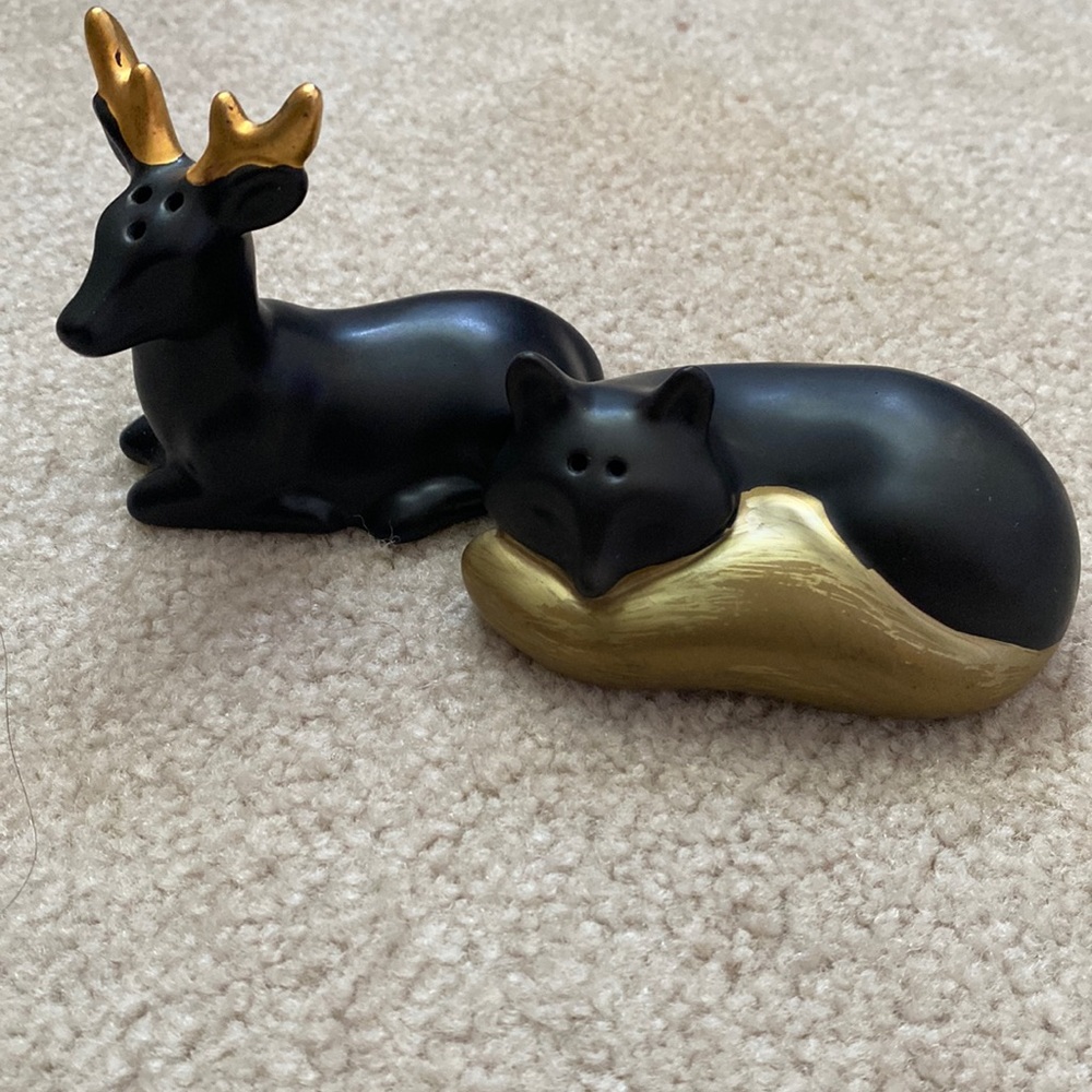 Deer 🦌 and Fox 🦊 pepper and salt shakers.